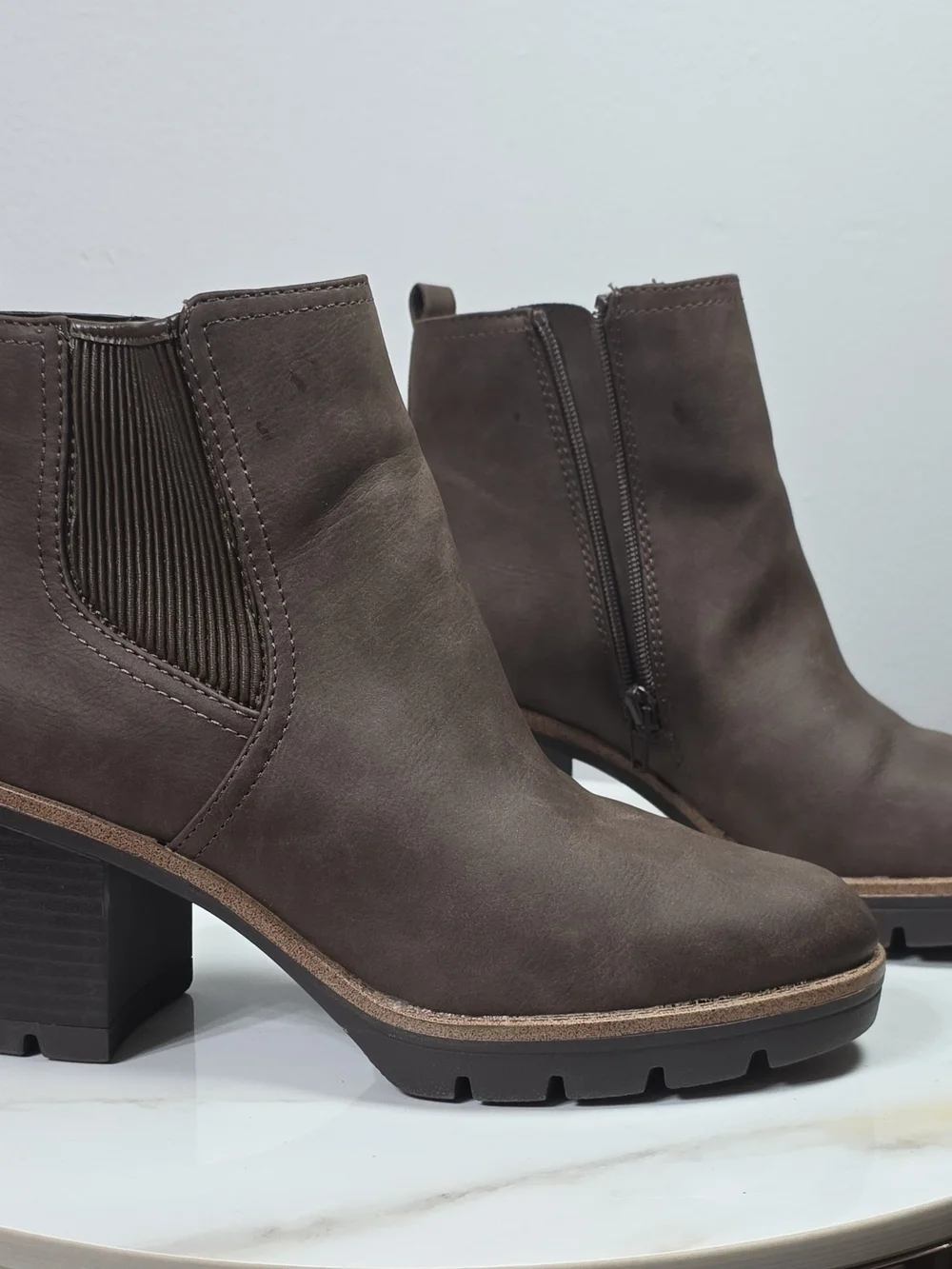 Women's Brown Leather Chelsea Boots - Side Zip